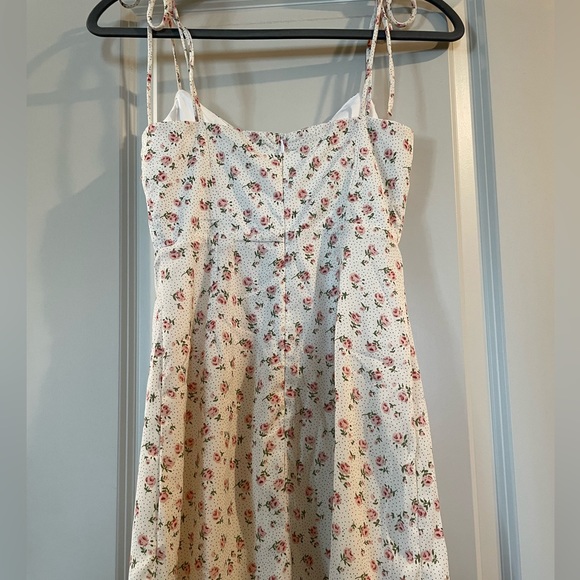 Refreshing Floral Printed Sweetheart Neck Mini Dress. - Picture 4 of 8